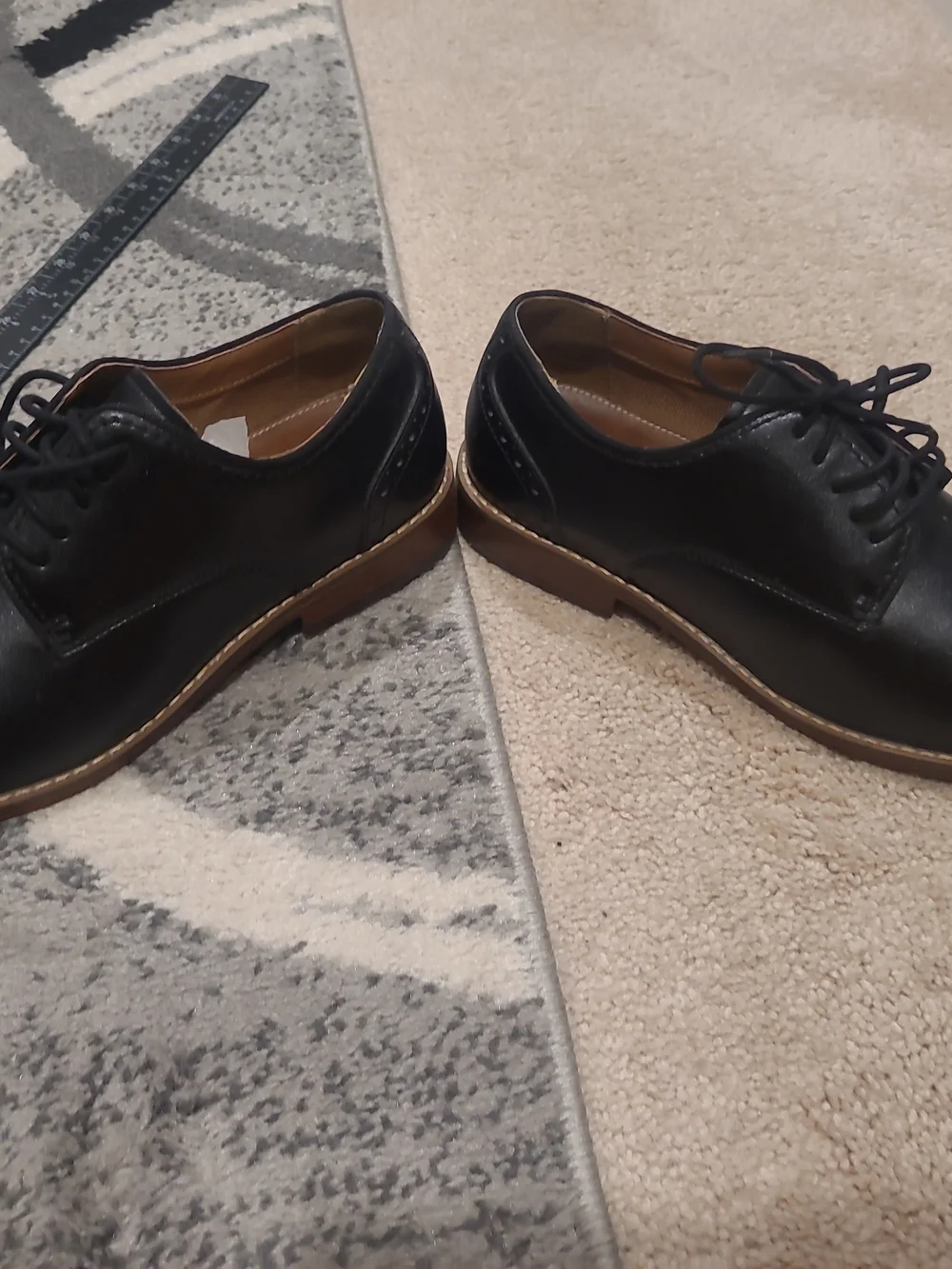 Crown and Ivy Oxford Leather Dress Shoes - Size 10 M